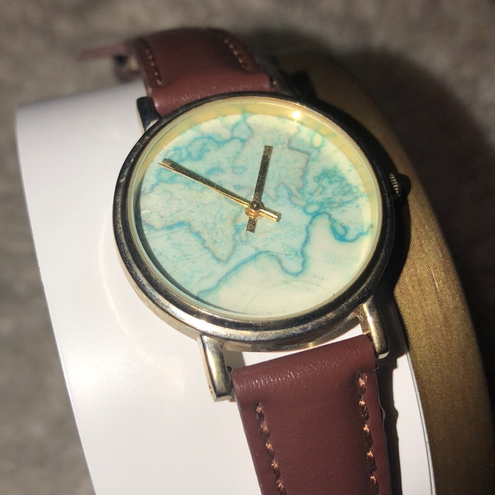 Watch - Picture 2 of 5